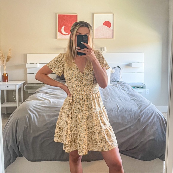 Abercrombie & Fitch Dresses & Skirts - Abercrombie Yellow Floral Tiered Wrap Dress